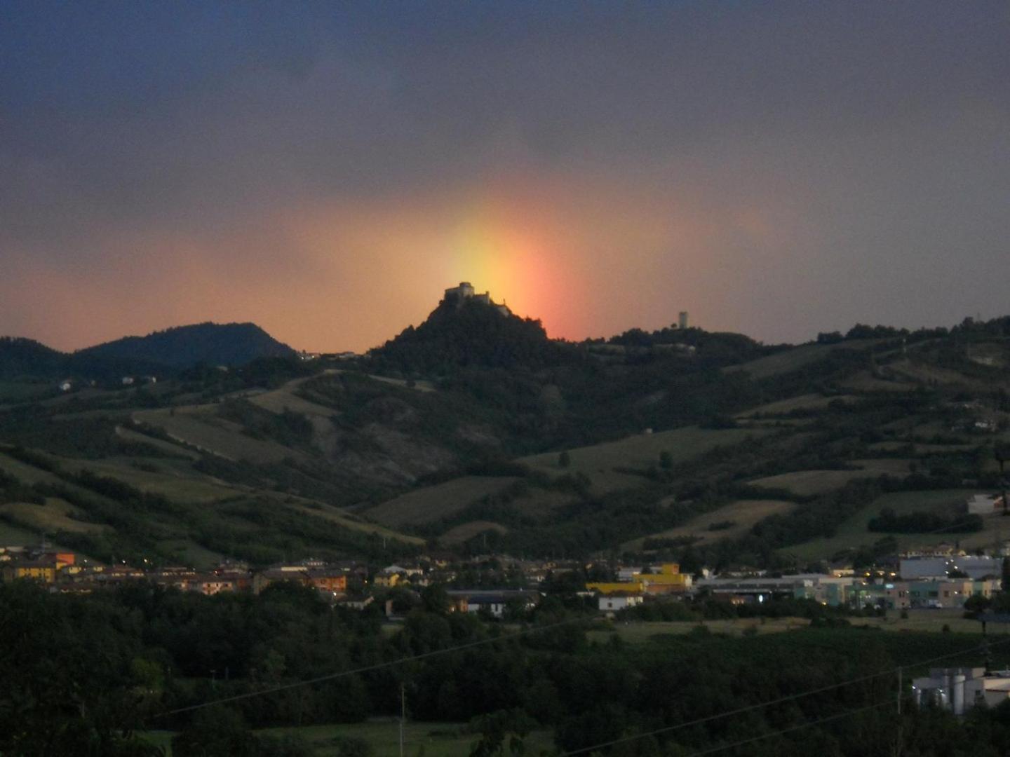 L'Angolo Di Verlano Canossa Exterior foto